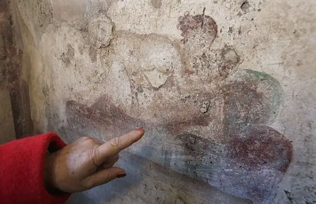 Эротические фрески на стенах в Помпеи