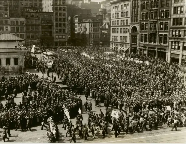 1934. Юнион-сквер становится «черно-красным», Нью-Йорк