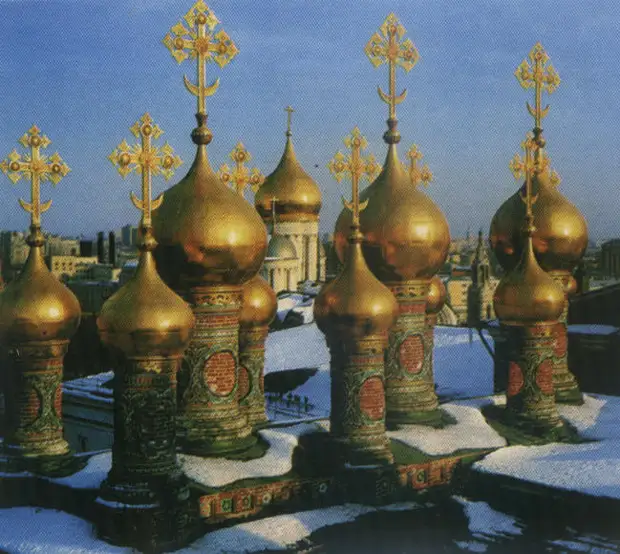 Солярно-лунная символика в облике русского храма