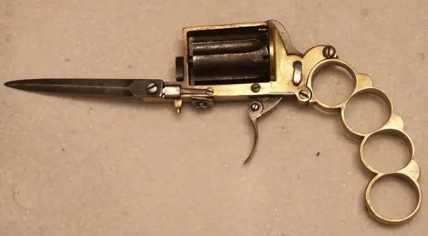 Revolver knuckle dagger (Apache)