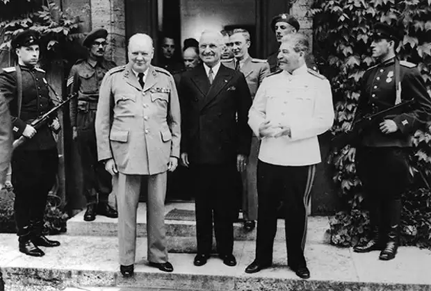 Уинстон Черчилль, Гарри Трумэн и Иосиф Сталин на Потсдамской конференции, 1945 годФото: AP