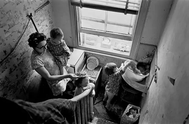 30 неожиданных фото о том, в какой страшной нищете жили англичане в 60-е годы 20 века