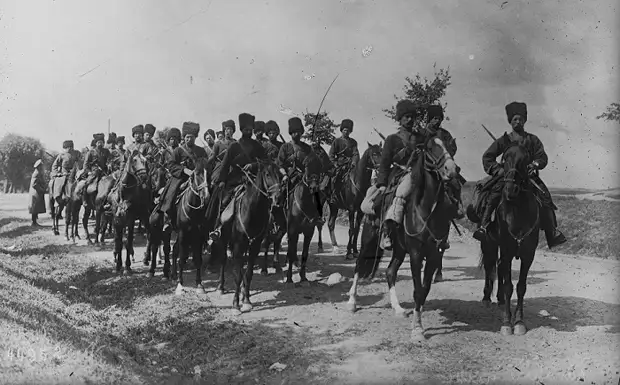 Атака кавалерии. Военные маневры. 1918 год
