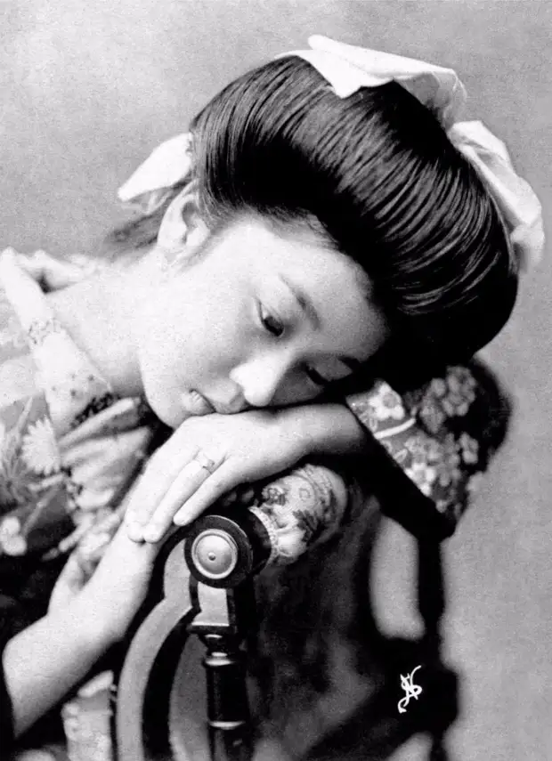 Студийные портреты молодых гейш 1900-х годов