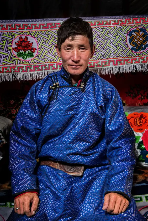 Мужчина народности тыва, проживающий на территории Монголии.