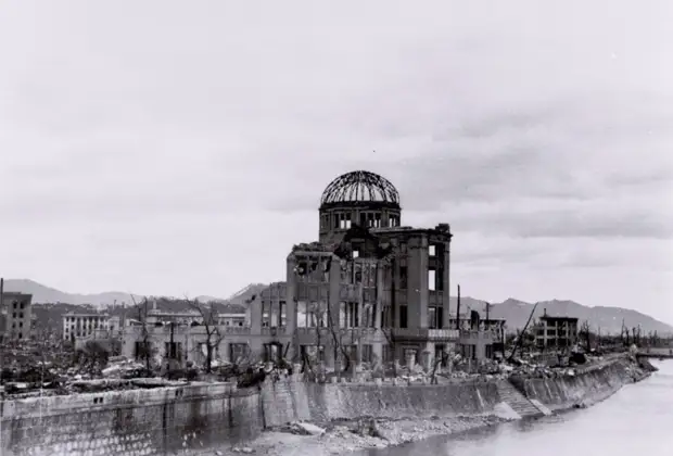 Хиросима после взрыва атомной бомбы.