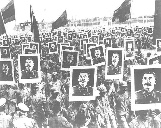 Прощание со Сталиным в Китайской Народной Республике.