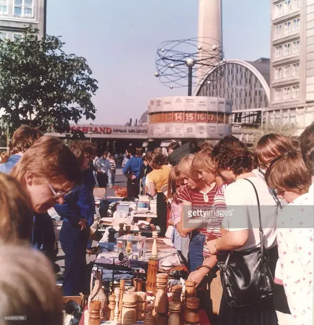 Восточная Германия 1980-ых в цвете.