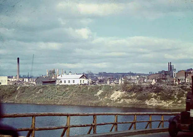 1941. Вид с временного моста