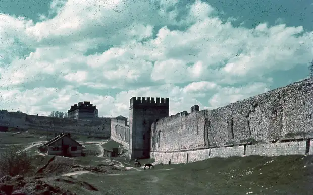 1942. Крепостная стена и Позднякова башня