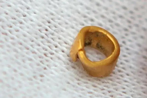 Найдено древнейшее в мире золотое украшение