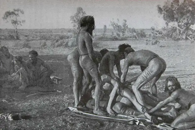 Обряд разрезания пениса у австралийских аборигенов