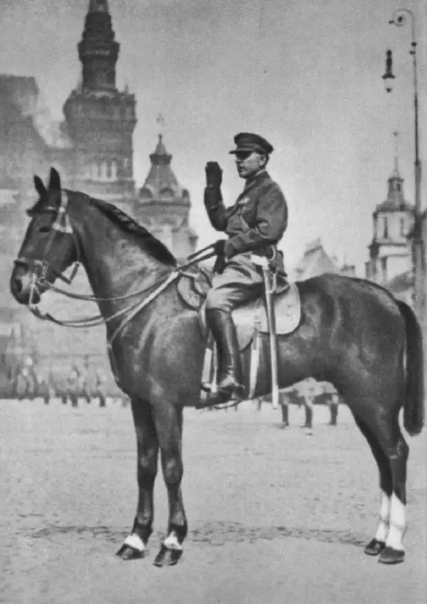 Нарком обороны СССР К. Е. Ворошилов принимает парад на Красной площади в Москве. Май, 1930 год.