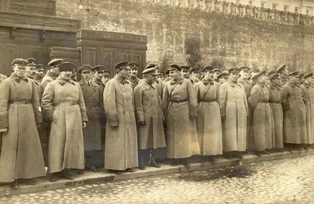 К.Е.Ворошилов и командный состав ВОХР на Красной площади. СССР, 1930-е годы.