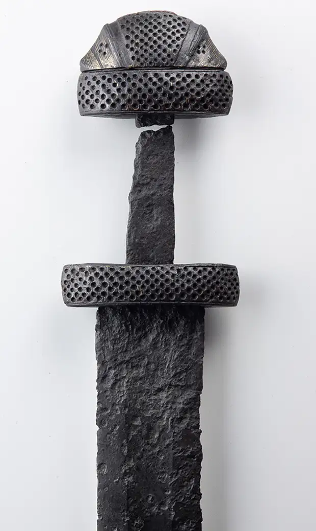 Секрет меча эпохи викингов: что в клейме твоём?