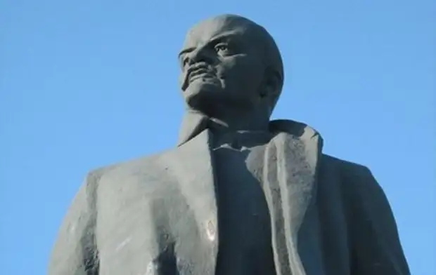 В Украине снесли более 800 памятников Ленину