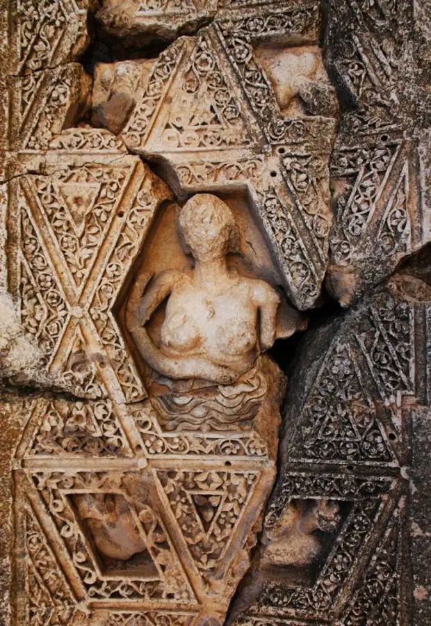 Рельеф Астарты (Ашеры) из эллинистического храма Вакха