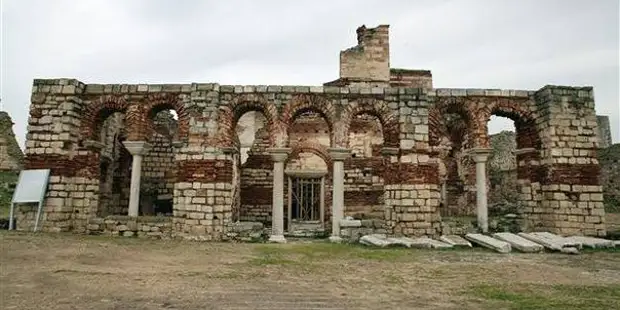 В Турции еще один византийский храм Святой Софии будет преобразован в мечеть
