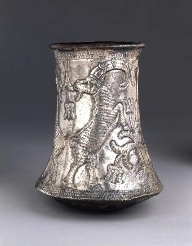 Подборка серебряных эламских кубков 3000 до 2000 года до н.э.