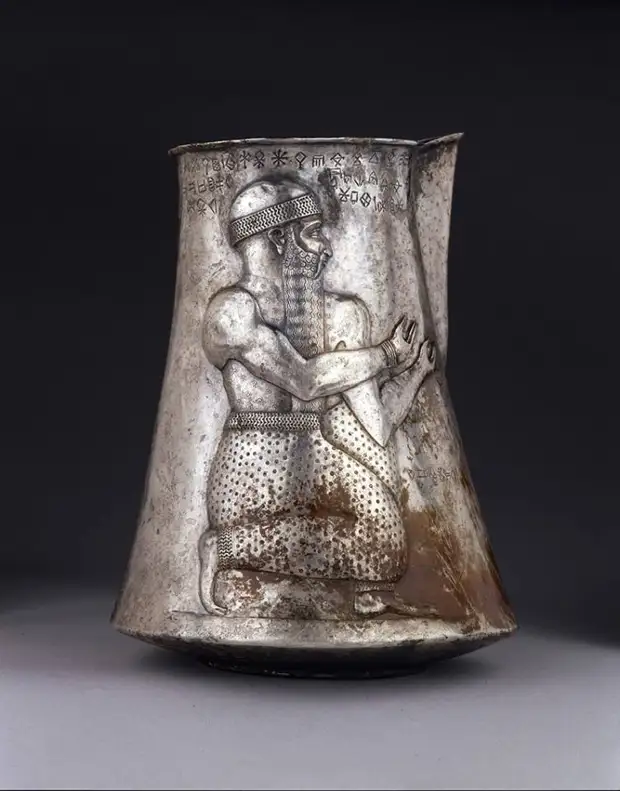 Подборка серебряных эламских кубков 3000 до 2000 года до н.э.