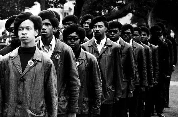 Социальные конфронтации в США 1960-х - 1970-х годов: Леворадикальная Партия черных пантер   (24)