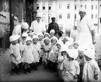 Детство в СССР. Ясли и детские дома. Москва 1927 год.