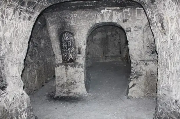 Калачеевская пещера – одна из самых протяженных в России. До сих пор точное предназначение пещеры неизвестно.