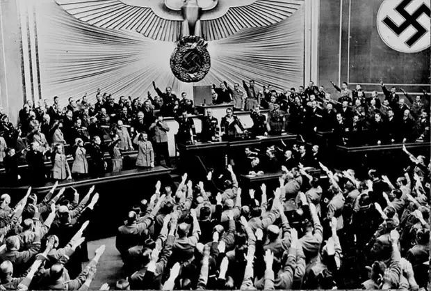 269 Жизнь Адольфа Гитлера в фотографиях