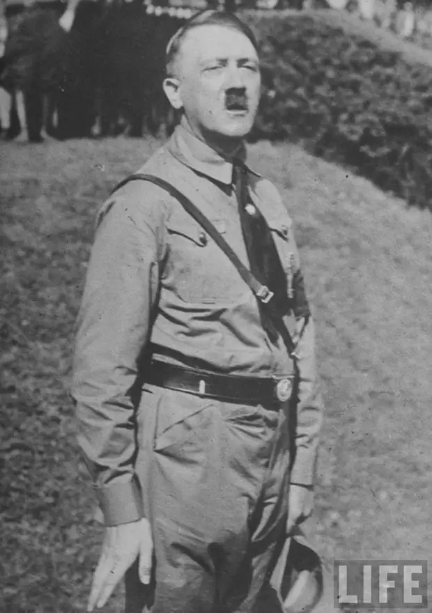 288 Жизнь Адольфа Гитлера в фотографиях