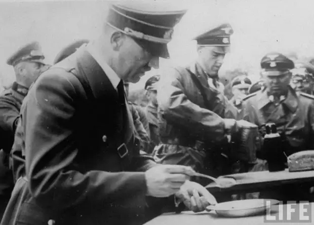 396 Жизнь Адольфа Гитлера в фотографиях