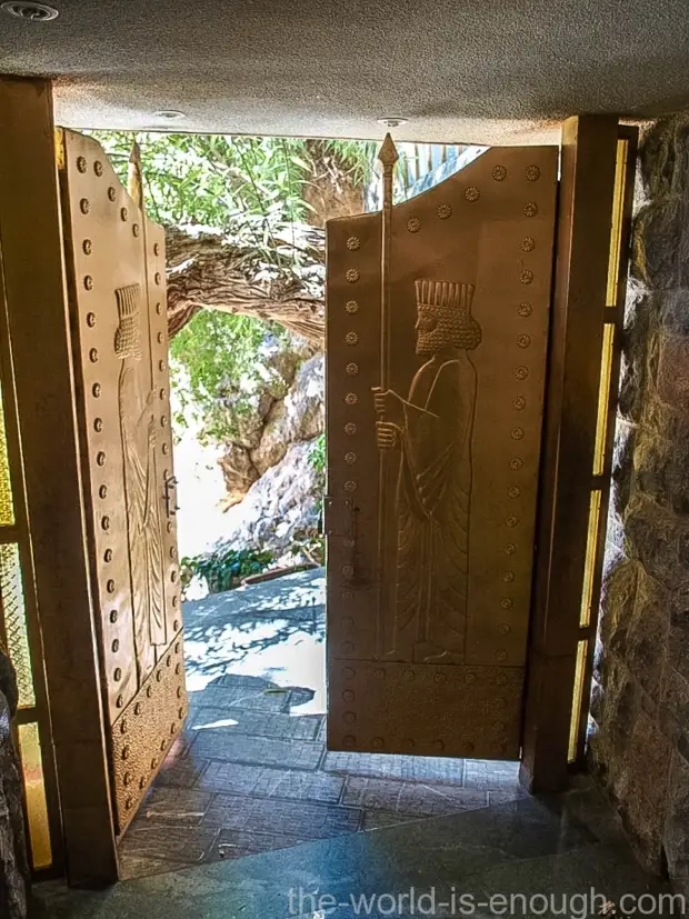 Двери храма Чак-Чак Йезд Иран