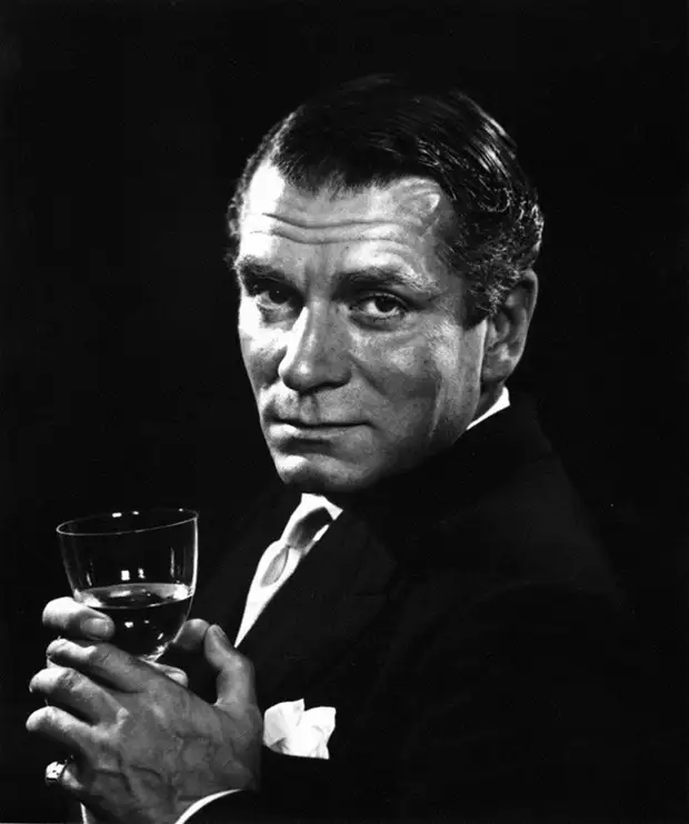 Laurence Olivier by Yousuf Karsh