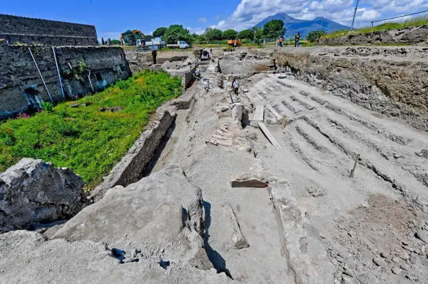 В Помпеях снова начались раскопки