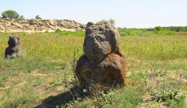 Половецкие каменные идолы "балбалы"