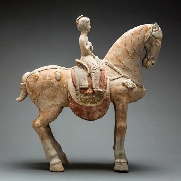 Древнекитайские керамические фигурки наездников. 3 - 10 вв. н. э.