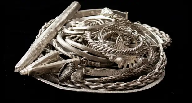 На Старой Рязани нашли клад с украшениями возрастом в тысячу лет