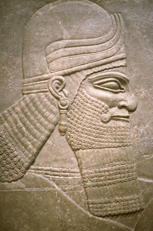 Ассирийский царь Ашшурбанипал