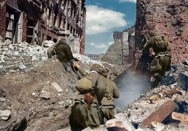 Раскрашенные снимки Великой Отечественной войны 