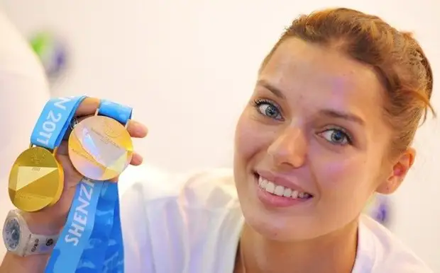24-е место: Камилла Гафурзянова (род. 18 мая 1988) - российская фехтовальщица, серебряный призёр Олимпийских игр в Лондоне.   