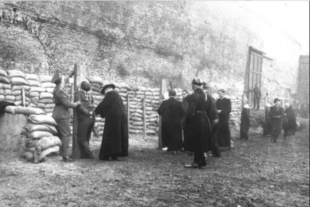 Расстрел Анс ван Дейк в форте Бейлмер 14 января 1948 года