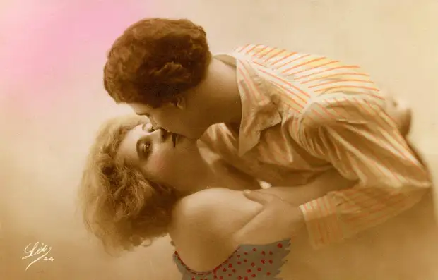 Французские открытки, в которых показано, как романтично целовались в 1920-е годы 27