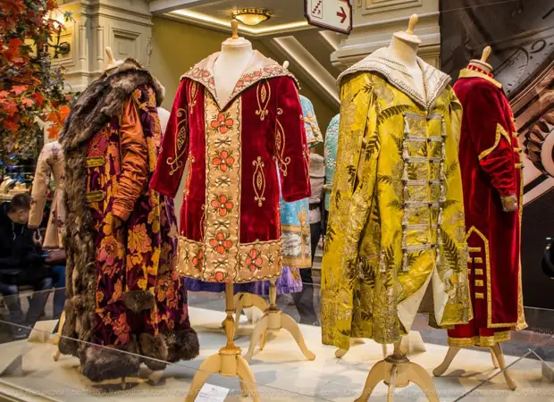 Царский гардероб изготовленный для фильма "Юность Петра" (1980).