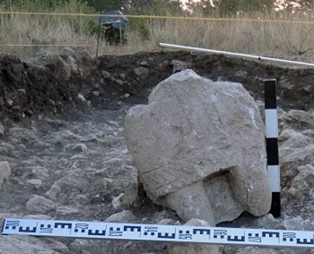 В Севастополе археологи впервые нашли половецкую каменную бабу