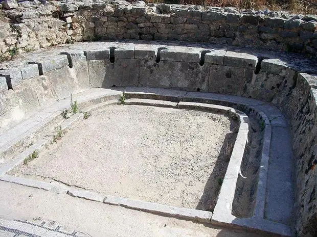 10 шокирующих фактов о туалетах в Древнем Риме.