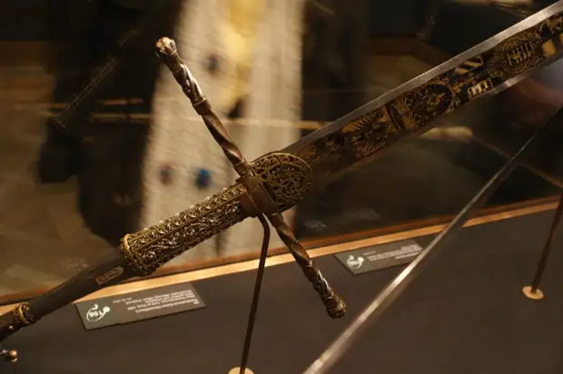 Двуручный меч Священноримского Императора Максимилиана I, 15 век.