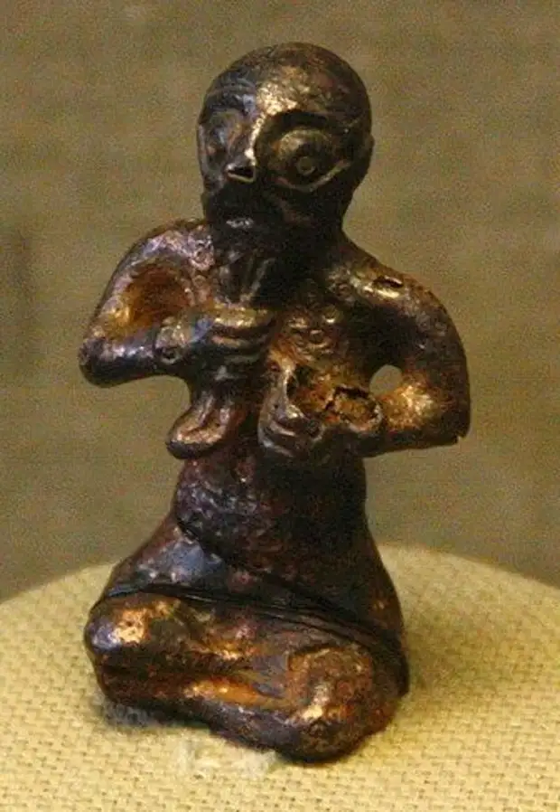 Бронзовый идол из Чёрной могилы.