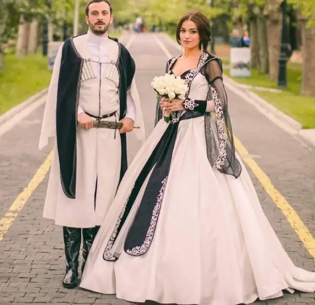 15 традиционных свадебных нарядов: как выглядят жених и невеста в разных уголках мира.
