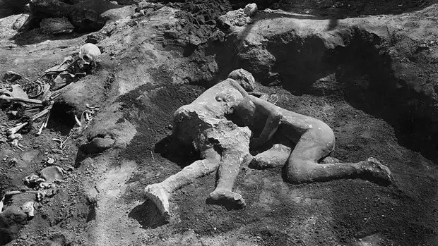 Жертвы извержения вулкана Везувий из города Помпеи