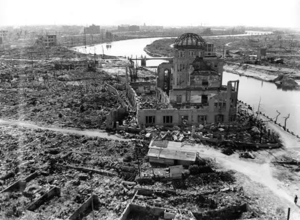 Хиросима после взрыва атомной бомбы.