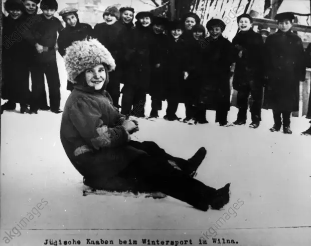 Jьdische Knaben beim Wintersport / 1915 - Jewish boys and winter sport / 1915 -